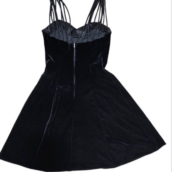 NEW Vintage 90s Dress Black Velvet Size 3/4 Party Dance Sweatheart Neckline - Picture 2 of 6